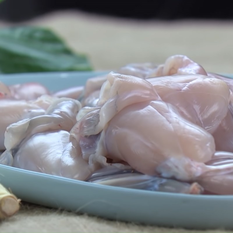2 cách làm cá cuốn lá lốt và ếch cuốn lá lốt mới lạ thơm ngon hấp dẫn - Hình 21
