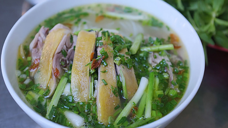 Bí quyết nấu hủ tiếu gà cực kỳ thơm ngon hấp dẫn - Hình 6