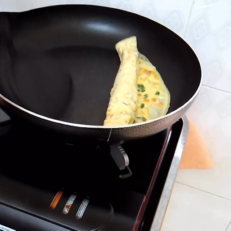 Cách làm trứng cuộn rau củ thơm ngon, bổ dưỡng cho gia đình - Hình 9
