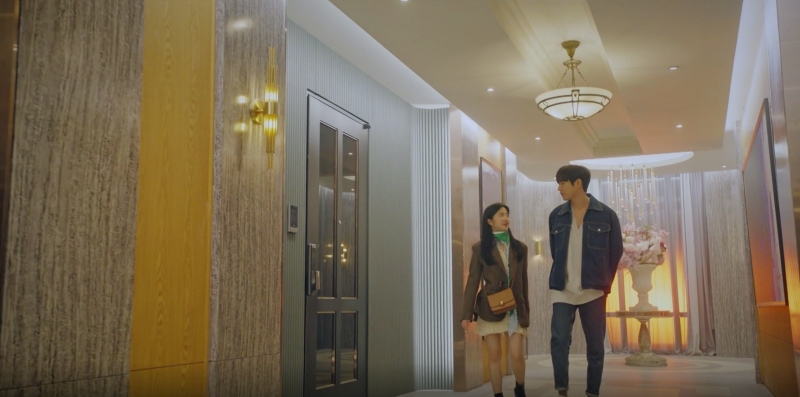 Cảnh bị cắt trong Penthouse 3 tập 1: Seok Hoon thèm khát hôn Rona mà fan lại hiểu nhầm anh chuẩn bị ăn tươi nuốt sống crush - Hình 2