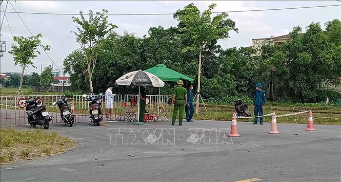 Hà Tĩnh cho dừng hội nghị, nghi lễ tôn giáo để phòng, chống dịch - Hình 1