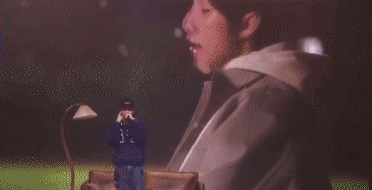 Sơn Tùng M-TP lần đầu live Muộn Rồi Mà Sao Còn, nhắn gửi người con gái nào đó hãy cho mình cơ hội - Hình 2