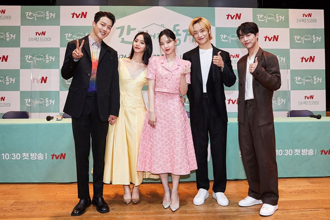 Team qua đường tung hint Hyeri - Ryu Jun Yeol (Reply 1988) chưa hề toang, còn hẹn hò trong quán cà phê lãng mạn - Hình 4