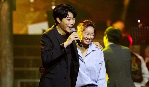 Team qua đường tung hint Hyeri - Ryu Jun Yeol (Reply 1988) chưa hề toang, còn hẹn hò trong quán cà phê lãng mạn - Hình 3