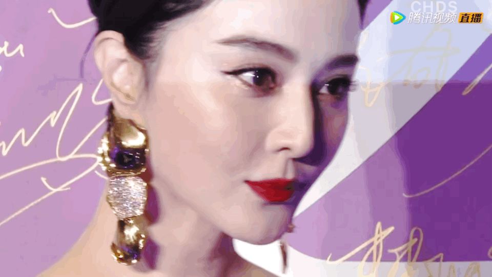 Thế nào là đẳng cấp Phạm Băng Băng? Mặc đồ như trùm mền nhưng thần thái, visual cân tất, bảo sao đàn em chạy dài - Hình 3