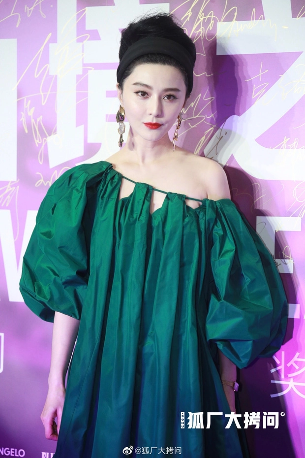 Phạm Băng Băng tái xuất thảm đỏ Cbiz, mặc đồ như trùm mền nhưng nhan sắc vẫn đỉnh của chóp - Hình 2