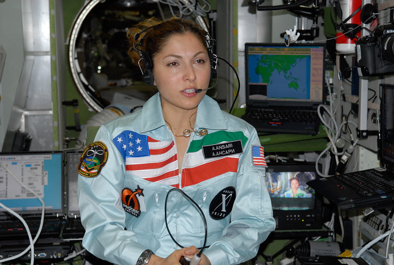 Anousheh Ansari: Triệu phú trả tiền để ra ngoài vũ trụ, làm những việc ngay cả đàn ông cũng e ngại - Hình 7