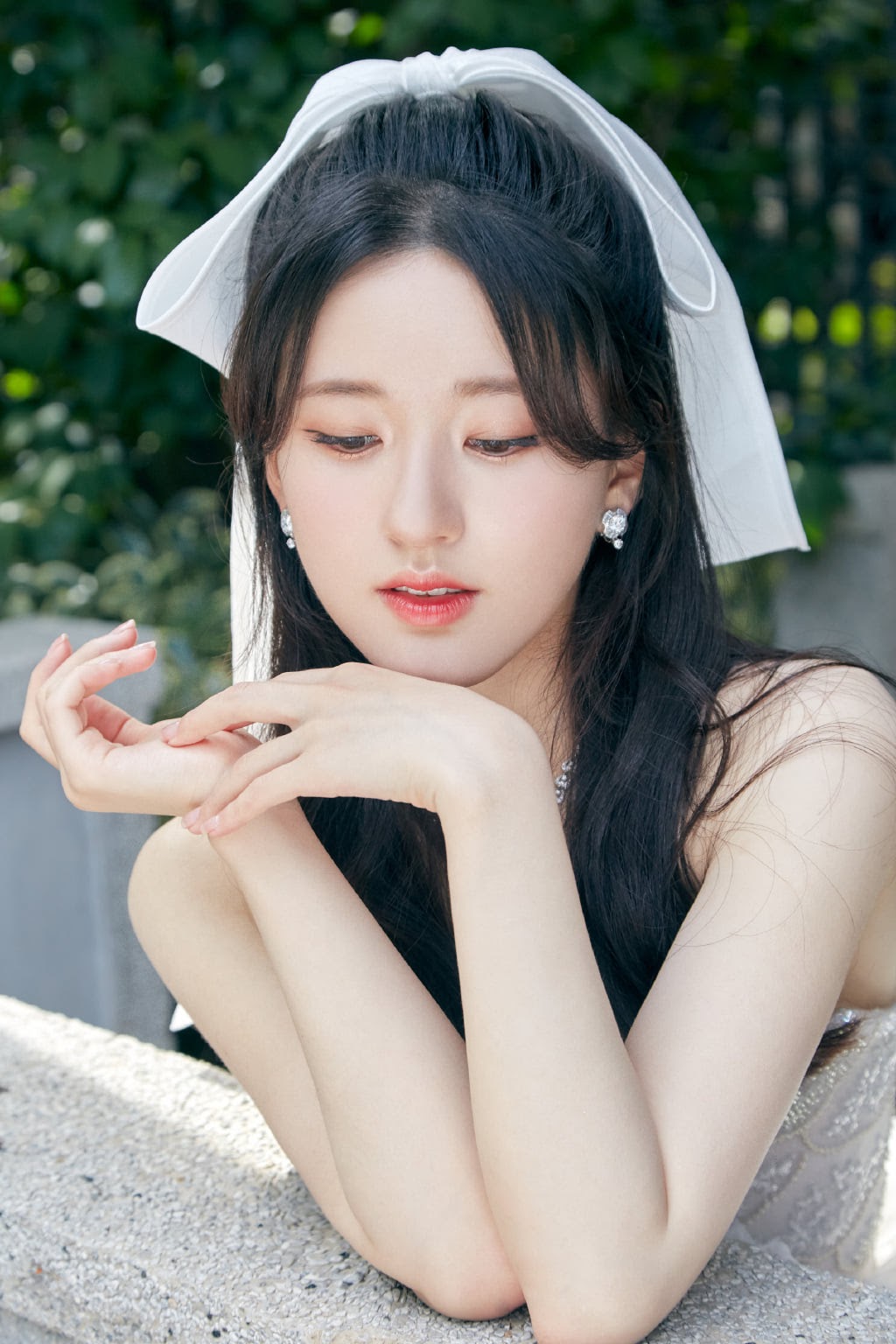 Triệu Lộ Tư lộ nhan sắc đẹp nức nở qua ống kính của team qua đường khiến hot search Weibo náo loạn - Hình 3