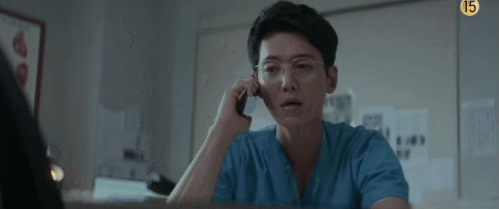 Preview Hospital Playlist 2 tập 6: Hội F5 nhớ lại ngày thực tập, Song Hwa úp mở quá khứ đen tối còn Jun Wan vẫn trầm uất vì tình yêu - Hình 6