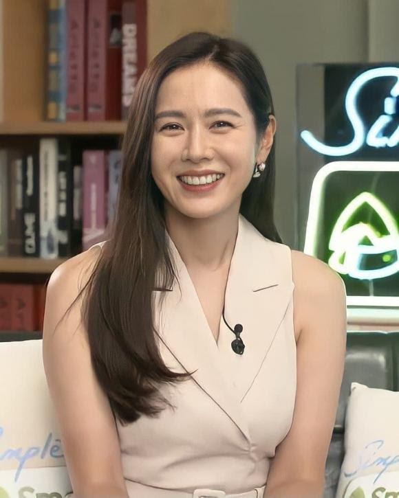 Son Ye Jin lộ dấu hiệu lão hóa cùng biểu cảm khó đỡ nhưng vẫn nhận được mưa lời khen - Hình 1