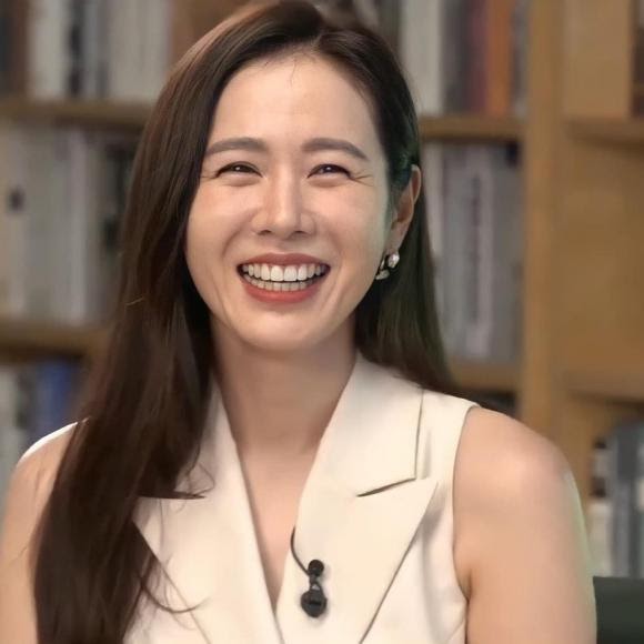 Son Ye Jin lộ dấu hiệu lão hóa cùng biểu cảm khó đỡ nhưng vẫn nhận được mưa lời khen - Hình 2