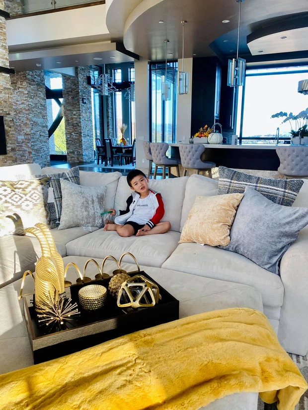 Cuộc sống ngậm thìa vàng chuẩn richkid của con trai Đan Trường - Hình 8