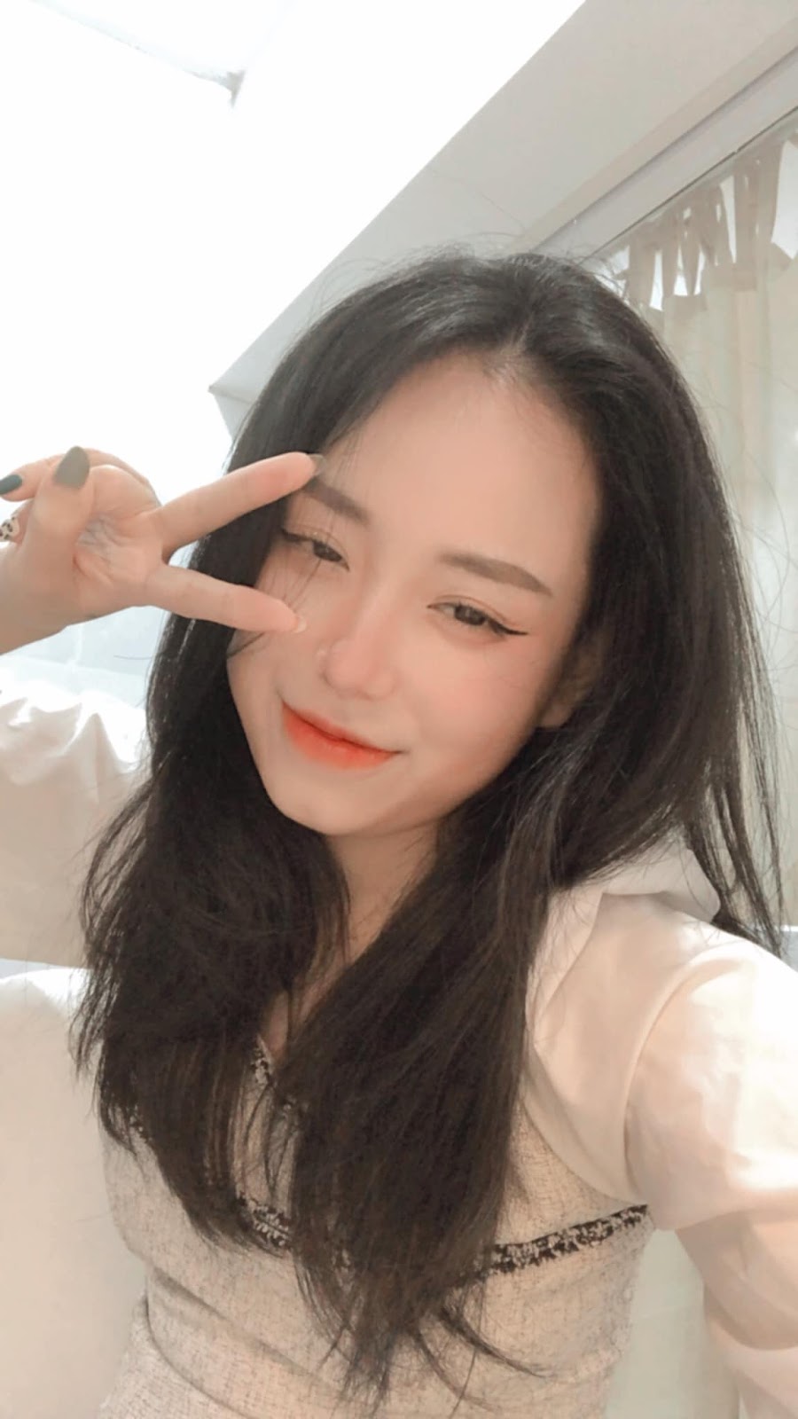 Minh Thu - Cô giáo hot girl khiến thủ môn quốc dân Đặng Văn Lâm cũng phải vào nghe giảng - Hình 3