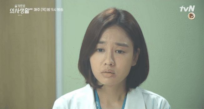 Nàng Đông bị xô ngã thô bạo ở hậu trường Hospital Playlist 2, Yoo Yeon Seok có cách xử lý siêu ngọt ngào! - Hình 8