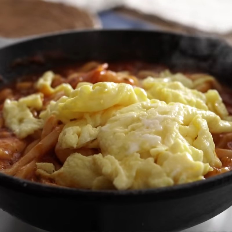 Cách làm mì udon xào trứng cà chua đơn giản cho bữa ăn thêm ngon - hình 14
