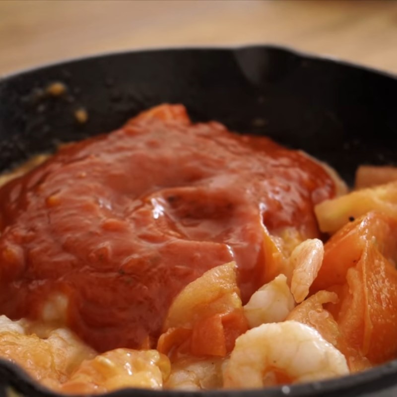 Cách làm mì udon xào trứng cà chua đơn giản cho bữa ăn thêm ngon - hình 10