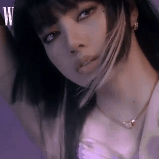 Clip mới nhất của Lisa đẹp ngỡ như teaser MV solo: Thần thái quyến rũ hết nấc, mái tóc khiến dân tình điên đảo - Hình 2