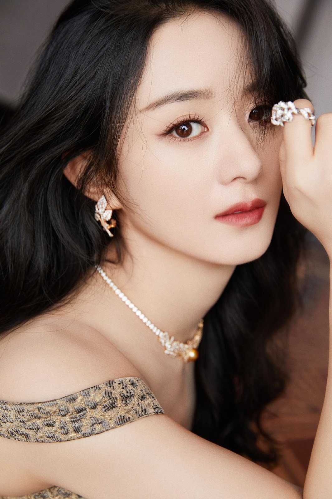 Triệu Lệ Dĩnh đẹp ná thở trên thảm đỏ, lấn lướt Cảnh Điềm đệ nhất mỹ nữ Bắc Kinh - Hình 1