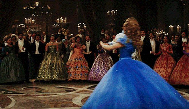 5 bộ váy Lọ Lem kinh điển: Lily James lên đồ như bị tra tấn, Zendaya được hóa phép ngay trên thảm đỏ, bộ váy bình thường nhất lại gây sốt nhất - Hình 5