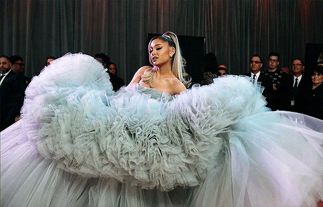 Ariana Grande và những outfit công chúa đỉnh của chóp, có set nhẩm tính sơ qua đã lên đến 241 tỷ đồng - Hình 9