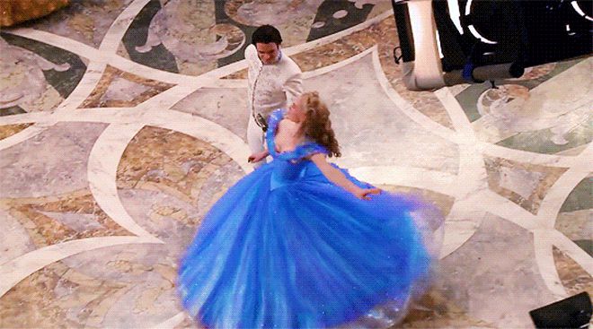 Ngắm chiếc váy xanh giúp Lọ Lem mê hoặc Hoàng tử