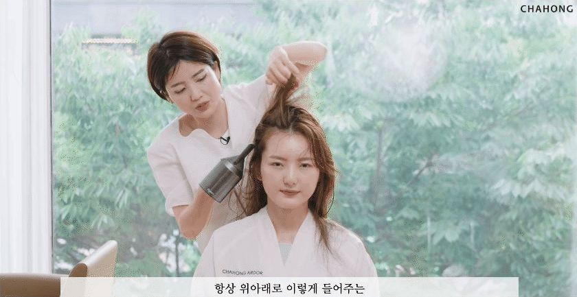 Hair stylist hướng dẫn cách sấy tóc giúp giảm hẳn tình trạng gãy rụng, tóc phồng đẹp chuẩn salon - Hình 5