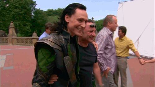 Loki luôn đối xử đặc biệt với 1 fan nhí, ai ngờ cậu bé là con ruột của Hulk: Vừa bị bố bé đánh tơi bời, sao dám không ưu ái? - Hình 4