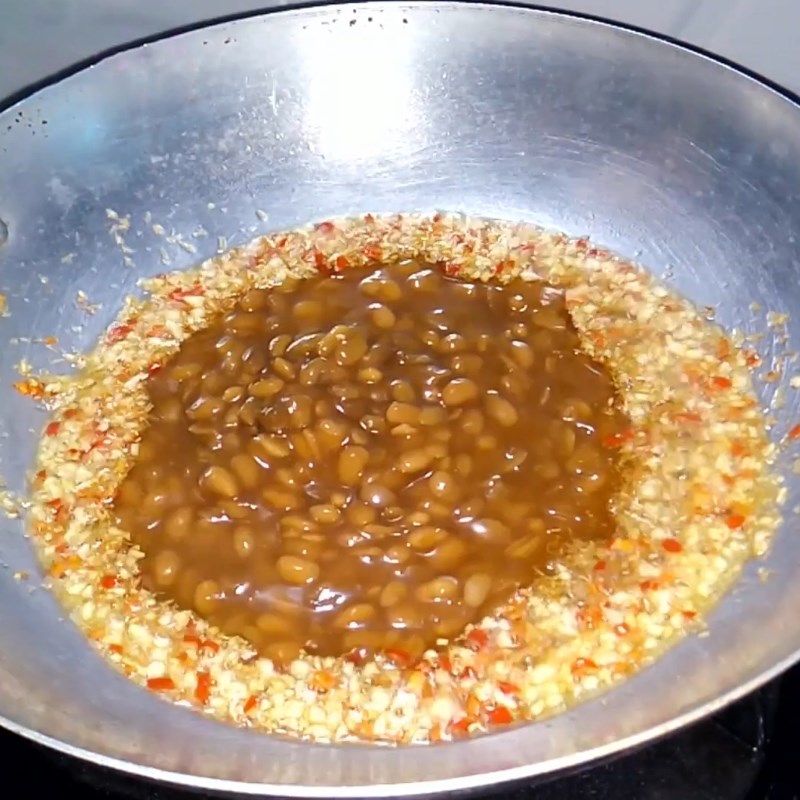Cách làm tương hột xào sả ớt chay đơn giản đậm đà hao cơm - Hình 4