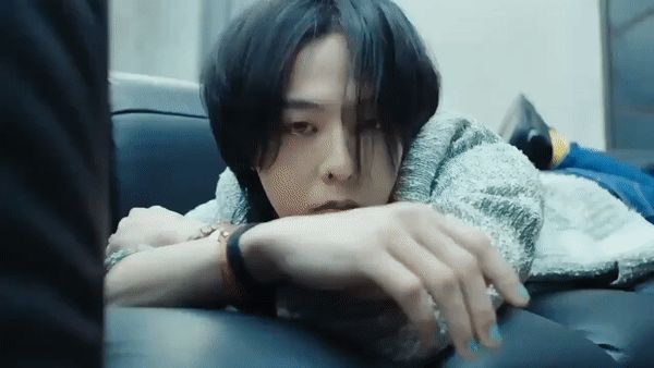 Bản full quảng cáo đẹp ngất ngây G-Dragon: Tóc dài lãng tử, thần thái chất phát ngất, bảo sao Jennie mê mẩn đến vậy - Hình 1