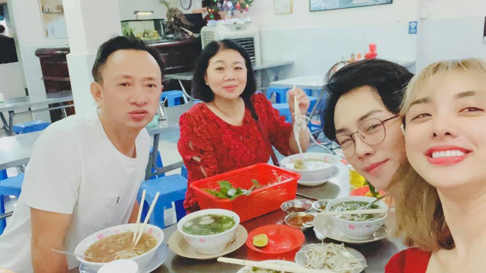 Bạn trai Miko Lan Trinh đáp trả anti-fan khi bị lôi ba mẹ vào tình yêu - Hình 4