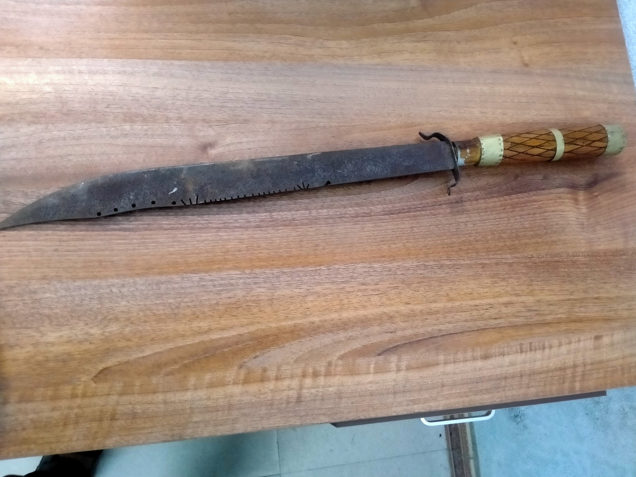 Bắt sát thủ tuổi 17 trốn truy nã vẫn tiếp tục chém người - Hình 2