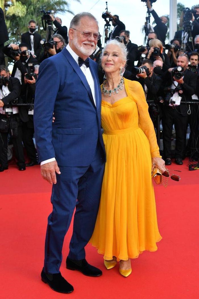 Bella Hadid và dàn sao trên thảm đỏ Cannes 2021 - Hình 12
