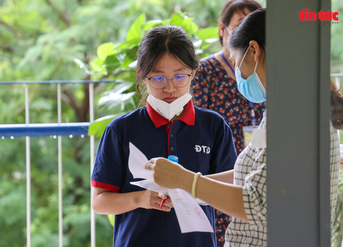Bộ GD&ĐT sẽ điều chỉnh lịch xét tuyển đại học vì dịch COVID-19 - Hình 1
