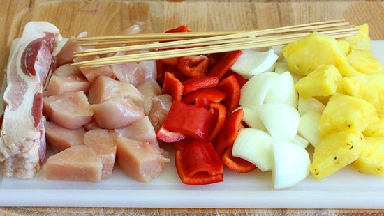 Cách làm xiên nướng với dứa, thịt gà, thịt ba rọi thơm lừng - Hình 2