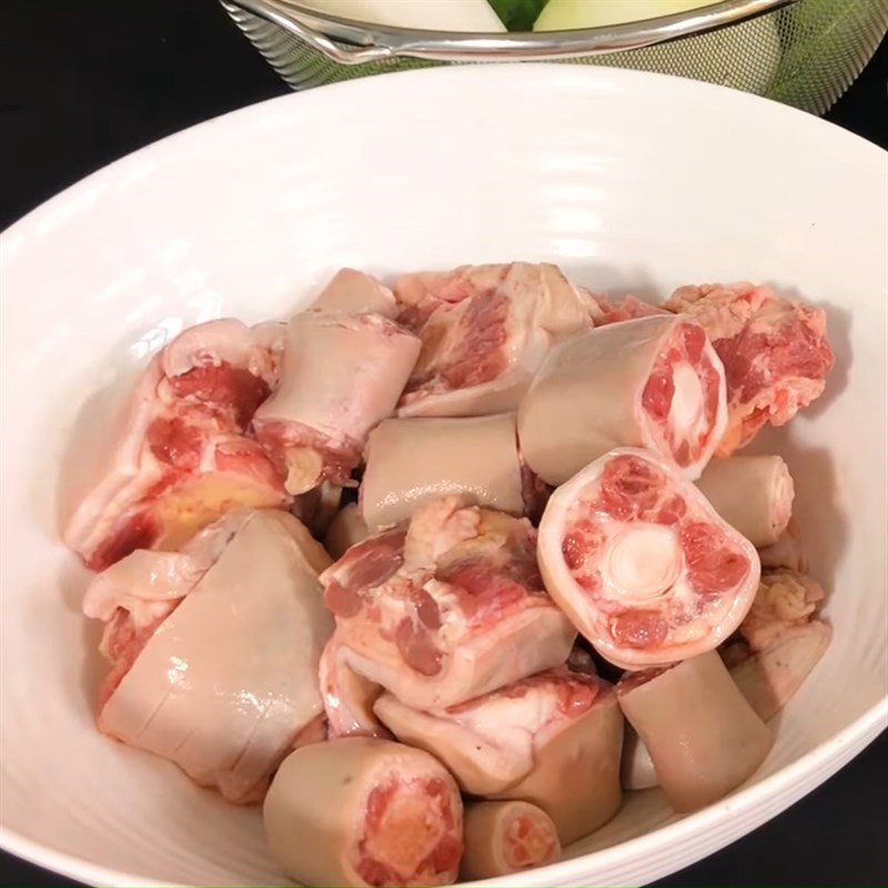 Cách nấu bún bò Đà Nẵng biến tấu đơn giản hơn tại nhà, ăn là ghiền - Hình 2