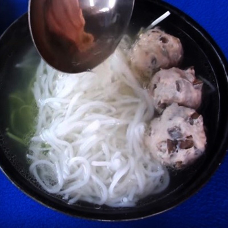 Cách nấu bún bung dọc mùng thanh đạm cực ngon hấp dẫn - Hình 13