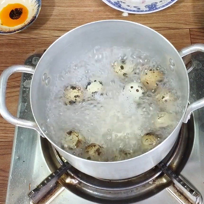 Cách nấu mì quảng sườn non siêu hấp dẫn chuẩn siêu đơn giản tại nhà - Hình 6