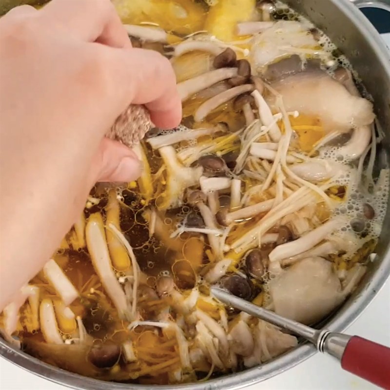 Cách nấu miến gà với nấm thơm ngon hấp dẫn, cực nhanh chóng - Hình 8