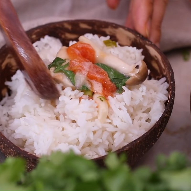 Cách nấu súp gà cốt dừa kiểu Thái - Tom Kha Gai béo ngậy chuẩn vị Thái - Hình 11