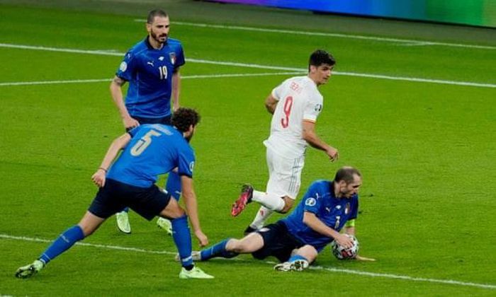 Cận cảnh Italy đánh bại Tây Ban Nha, thẳng tiến chung kết EURO 2020 - Hình 15
