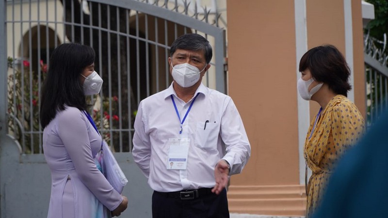 Chủ tịch UBND TP.HCM Nguyễn Thành Phong kiểm tra công tác thi - Hình 2