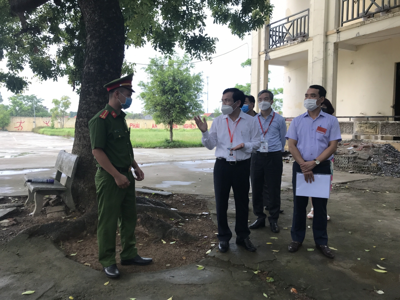 Cục trưởng Mai Văn Trinh kiểm tra công tác thi tại Ninh Bình - Hình 4