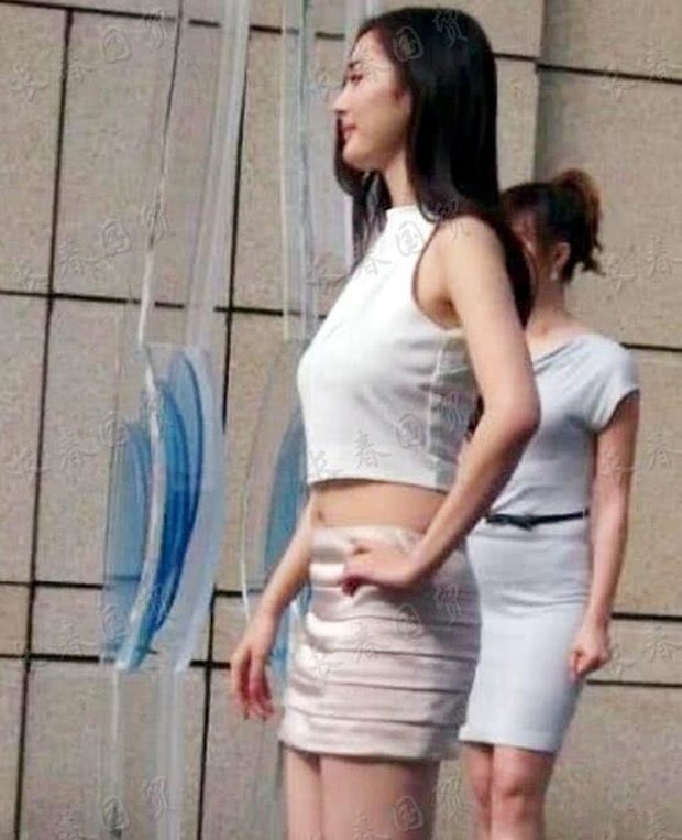 Dương Mịch lộ ảnh 15 năm trước, body đầy khuyết điểm nhưng khí chất nữ thần làm netizen mê mệt - Hình 1