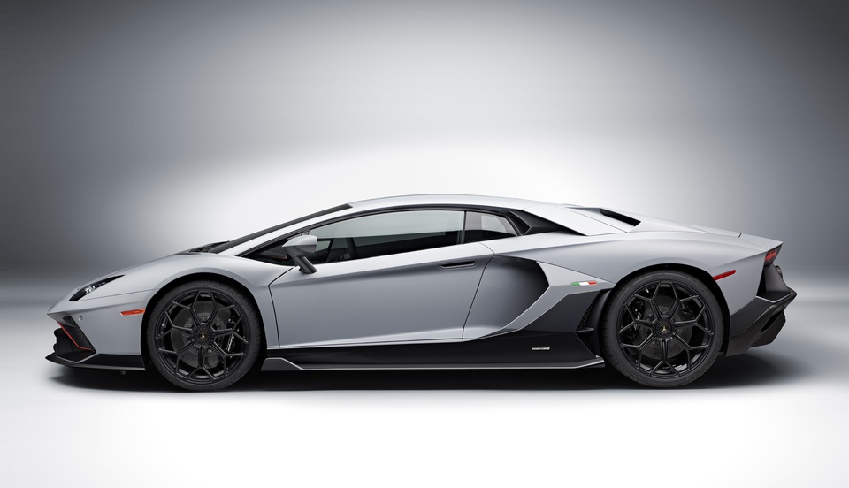 Lamborghini Aventador kết thúc vòng đời bằng phiên bản LP780-4 Ultimae - Hình 18