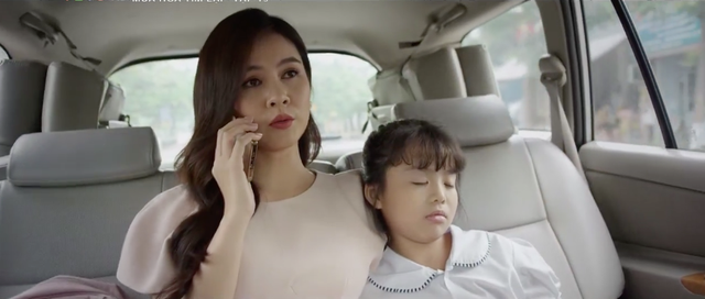 Mùa hoa tìm lại - Tập 19: Một phút sơ sểnh, Lệ bị vợ Đồng dắt mũi hòng giành lại con với Đồng - Hình 23
