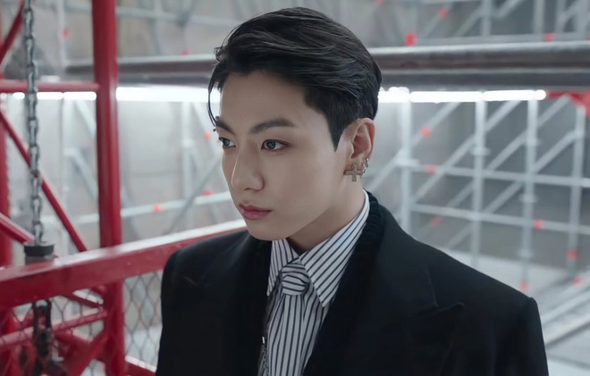 MXH toàn cầu sốc visual vì BTS tại show Louis Vuitton: Jungkook đẹp tê điếng, hot hơn cả là màn lột xác của thành viên giàu nhất nhóm - Hình 2