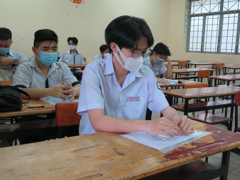 Tâm trạng trái ngược của thí sinh trước giờ thi môn toán - Hình 1