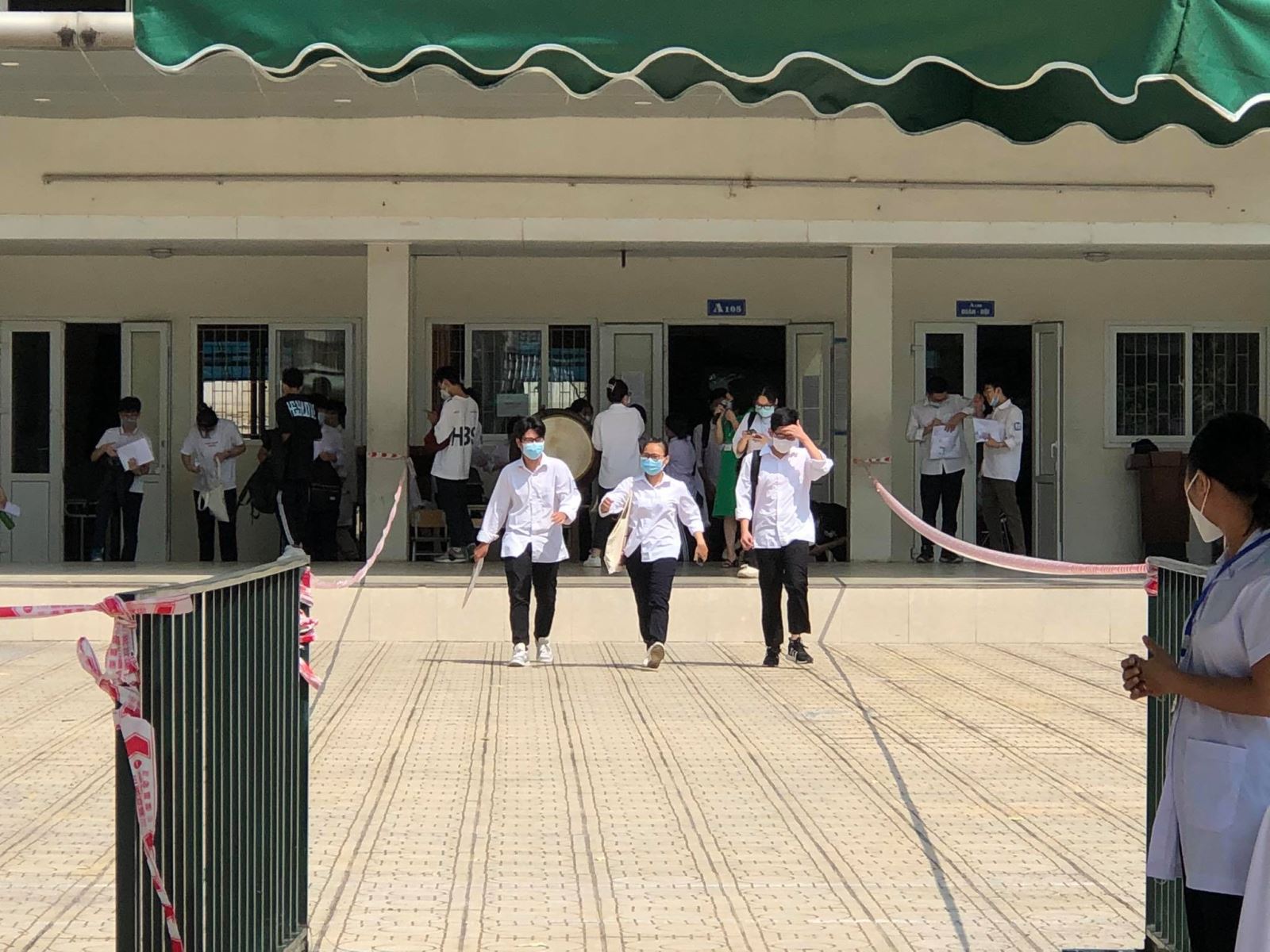 Thí sinh đánh giá đề thi Ngữ văn tương đối vừa sức - Hình 1