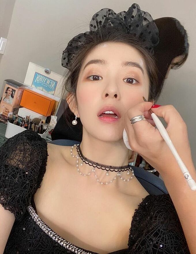 Visual chất lượng cao của dàn idol Hàn trong ảnh hậu trường trang điểm - Hình 8