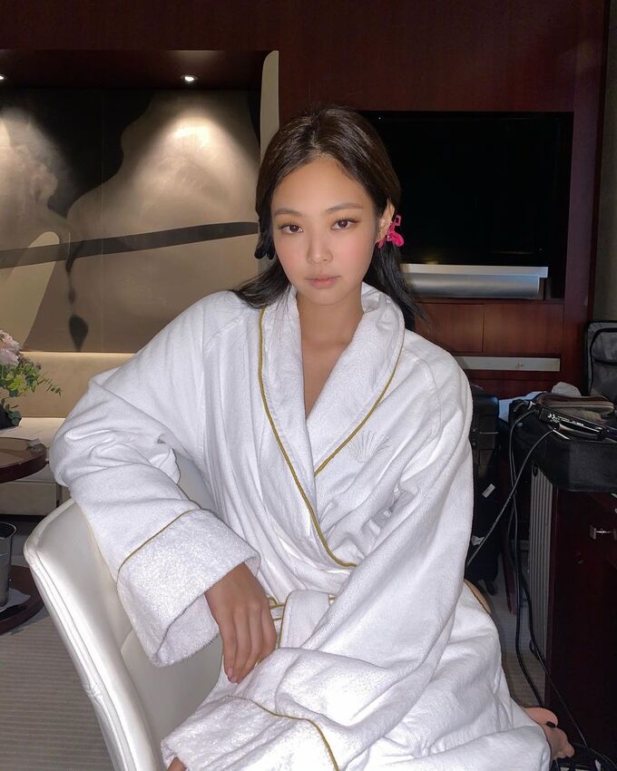 Visual chất lượng cao của dàn idol Hàn trong ảnh hậu trường trang điểm - Hình 3